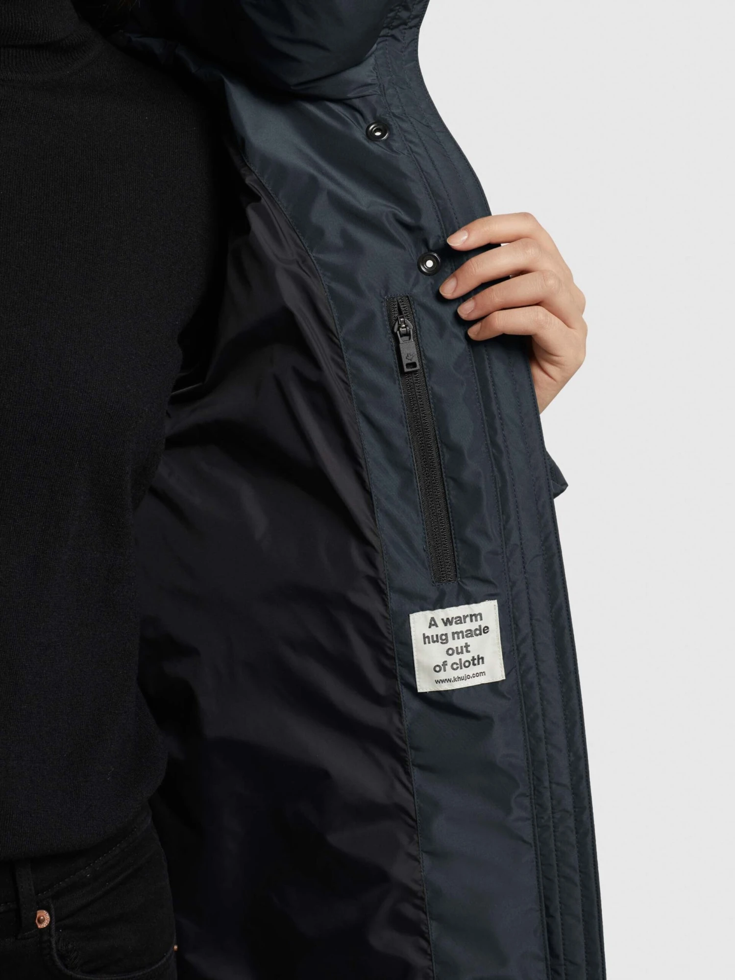 Khujo Vestes Dhiver Veste D’hiver Jordis 4 Femme Bleu Foncé 10 Khujo Vestes Dhiver Veste D’hiver Jordis 4 Femme Bleu Foncé - Image 8