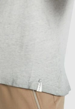 Khujo T-shirts T-shirt MATAMA Femme Gris 14 Khujo T-shirts T-shirt MATAMA Femme Gris -Khujo 4d930388235cc7abd8a1935e4621f209