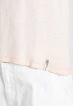 Khujo T-shirts T-shirt Matama Femme Poudre -Khujo 8f00e6b7fcd9b0c8dfce4b0167c680df