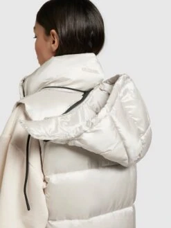 Khujo Vestes Sans Manches Gilet Tourin Femme Blanc Perle -Khujo e2a36c77de928d3ed00af5d5ba1d3c0c